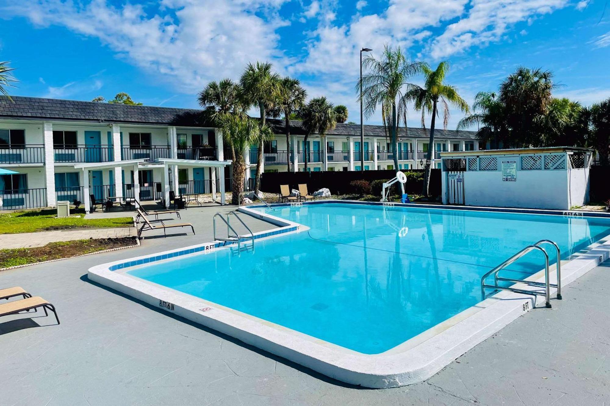 Rodeway Inn Clearwater - Central Esterno foto