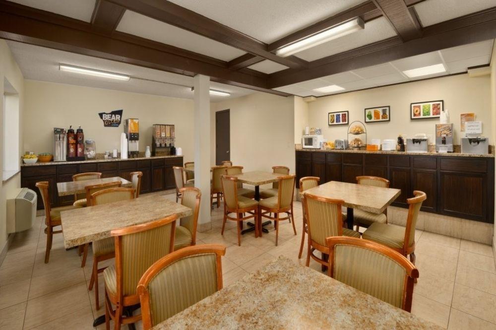 Rodeway Inn Clearwater - Central Esterno foto